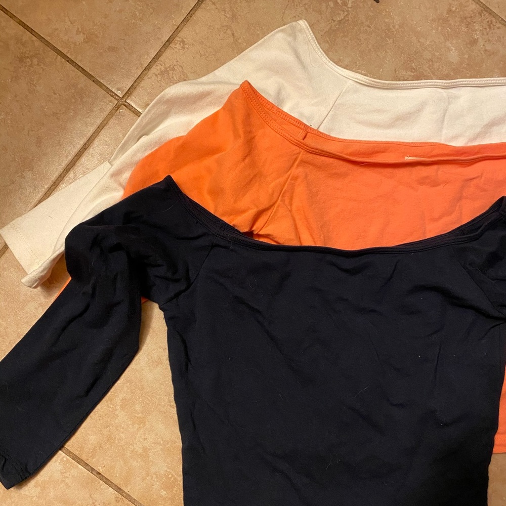 Off the shoulder top (ONLY NAVY)